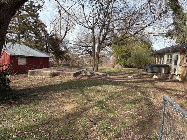 1307 S Madison Boulevard, Bartlesville, OK 74006