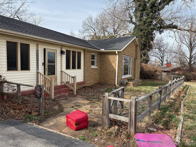 1307 S Madison Boulevard, Bartlesville, OK 74006