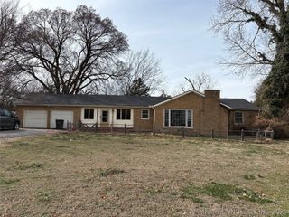 1307 S Madison Boulevard, Bartlesville, OK 74006