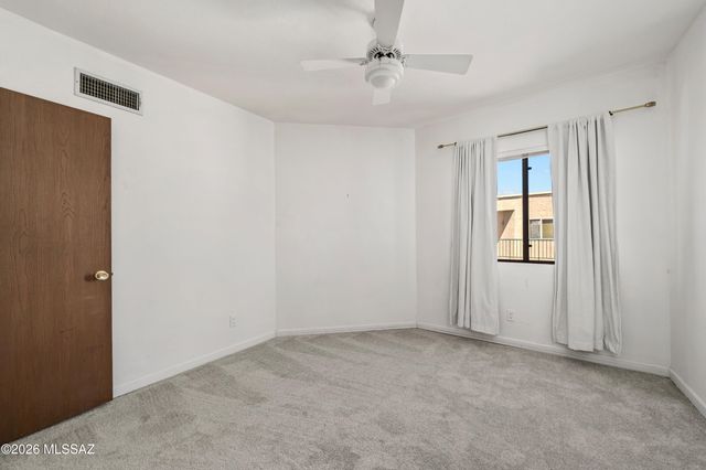 3690 N Country Club Rd Apt 1006, Tucson, AZ 85716