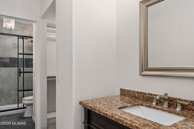 3690 N Country Club Rd Apt 1006, Tucson, AZ 85716