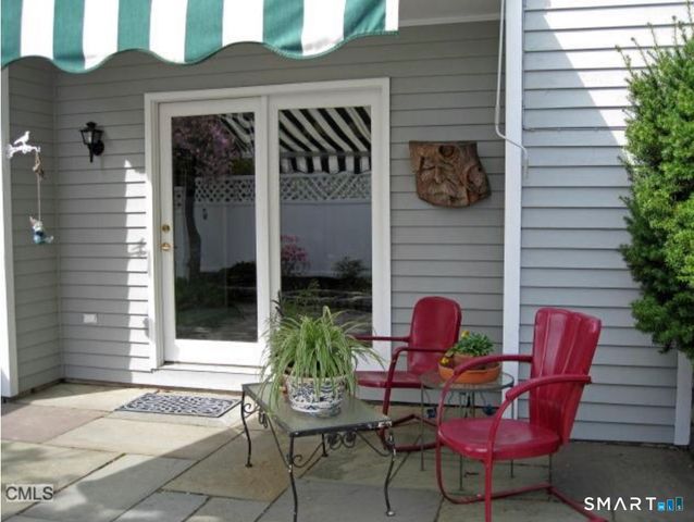 122 Summer Street 122, New Canaan, CT 06840