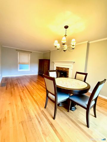 122 Summer Street 122, New Canaan, CT 06840