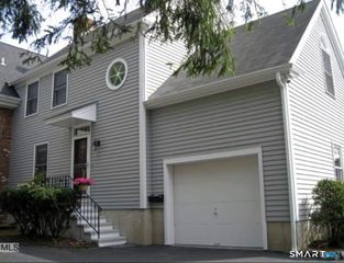 122 Summer Street 122, New Canaan, CT 06840