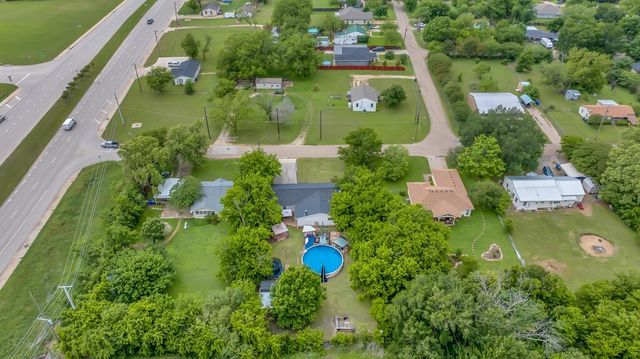 4304 Valview Drive, Waco, TX 76708
