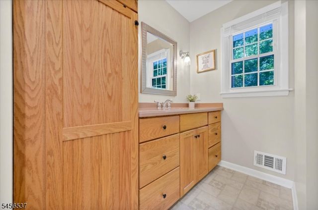 1087 Buxton Rd, Bridgewater Twp., NJ 08807
