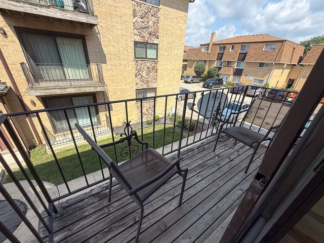8504 W Catherine Avenue 2N, Chicago, IL 60656
