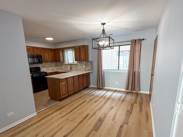 8504 W Catherine Avenue 2N, Chicago, IL 60656