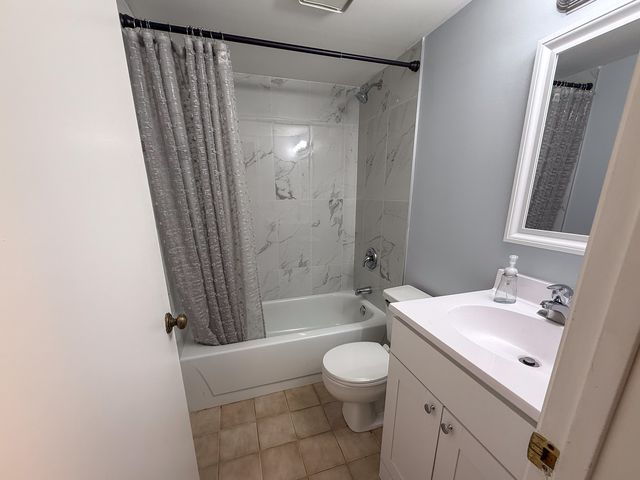 8504 W Catherine Avenue 2N, Chicago, IL 60656