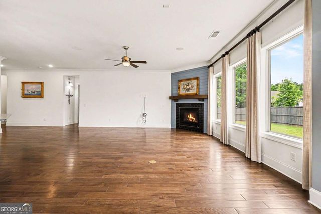 105 Sheridan Drive, Woodstock, GA 30189