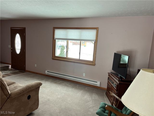 418 Carol Lane, Elyria, OH 44035