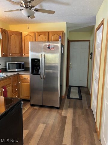 418 Carol Lane, Elyria, OH 44035