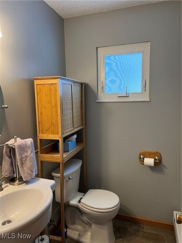 418 Carol Lane, Elyria, OH 44035