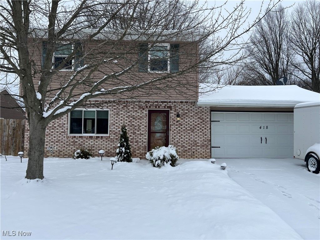 418 Carol Lane, Elyria, OH 44035