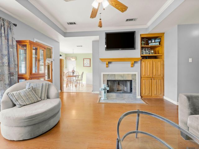 32606 Madeline Dr, Denham Springs, LA 70706