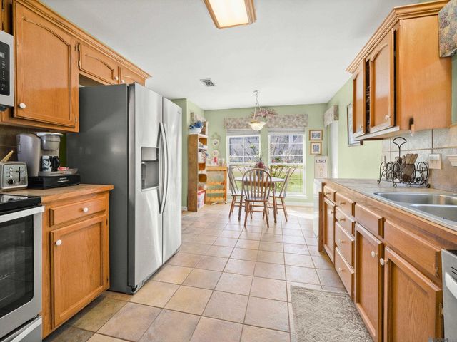 32606 Madeline Dr, Denham Springs, LA 70706