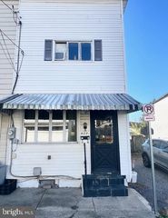 429 GLENWOOD AVE, Tamaqua, PA 18252