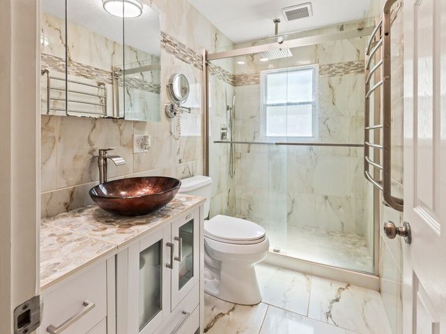 14 Orton St, Worcester, MA 01604