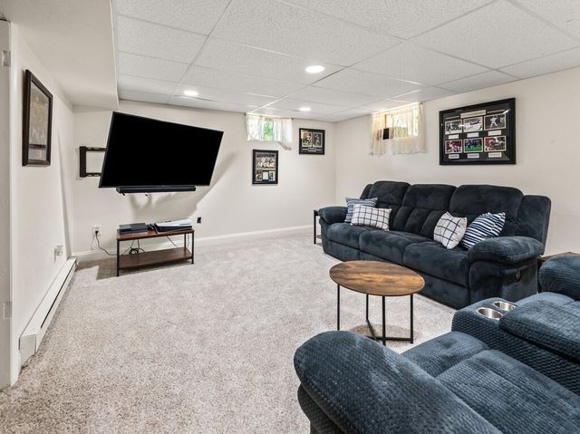 14 Orton St, Worcester, MA 01604