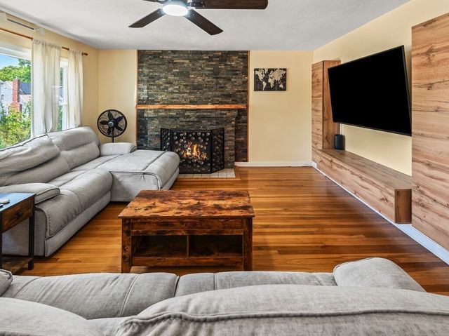 14 Orton St, Worcester, MA 01604