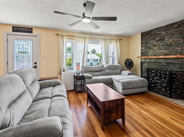14 Orton St, Worcester, MA 01604