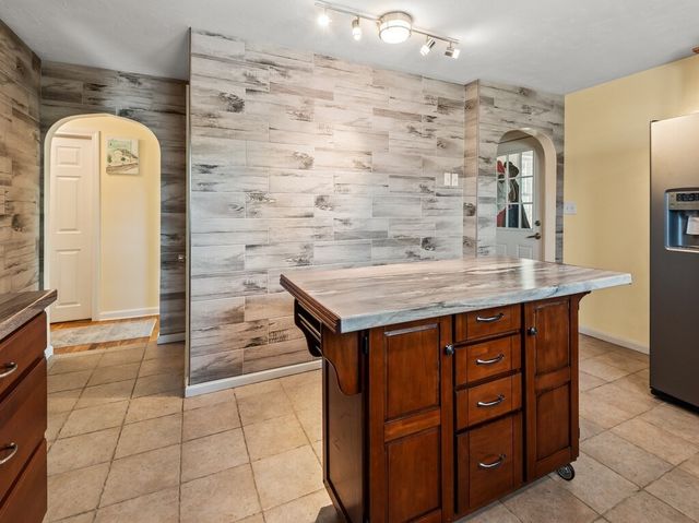 14 Orton St, Worcester, MA 01604