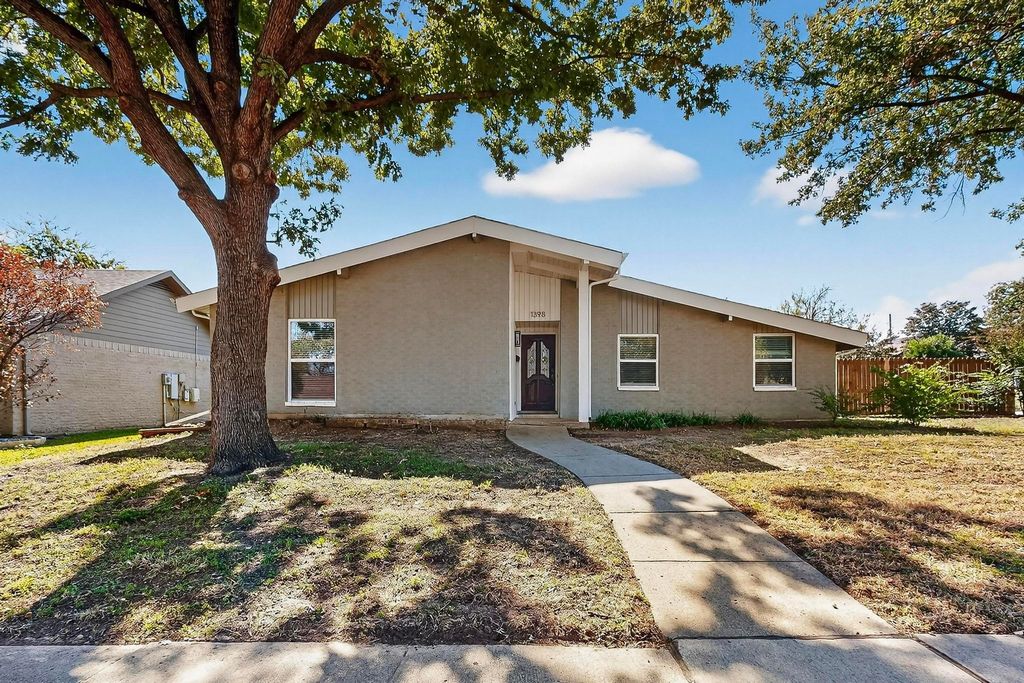 1398 Cherry Hill Lane, Lewisville, TX 75067