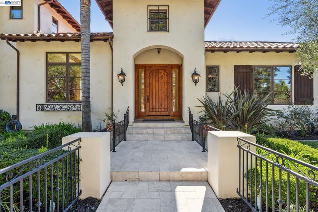 1439 Vine Ln, Alamo, CA 94507