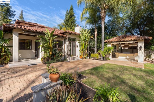 1439 Vine Ln, Alamo, CA 94507