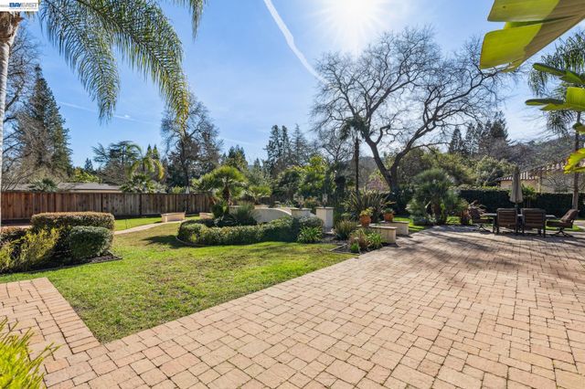 1439 Vine Ln, Alamo, CA 94507