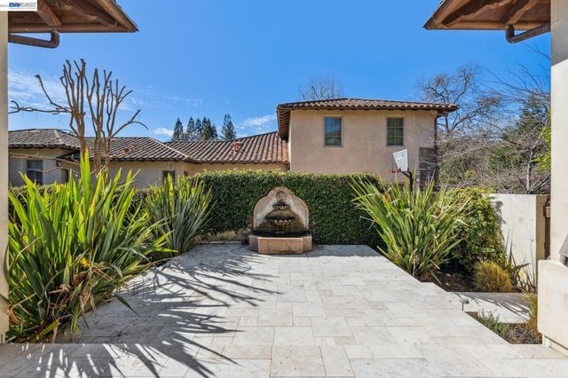 1439 Vine Ln, Alamo, CA 94507