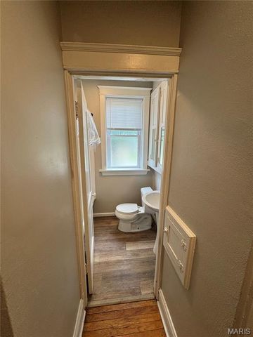 4048 Giles Avenue, St Louis, MO 63116