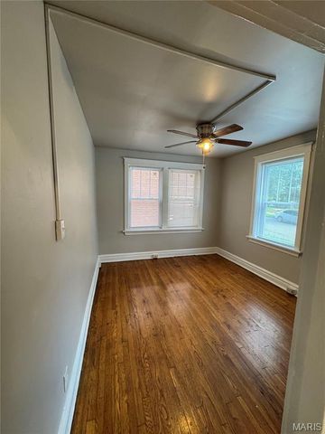 4048 Giles Avenue, St Louis, MO 63116