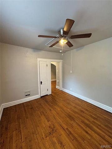 4048 Giles Avenue, St Louis, MO 63116