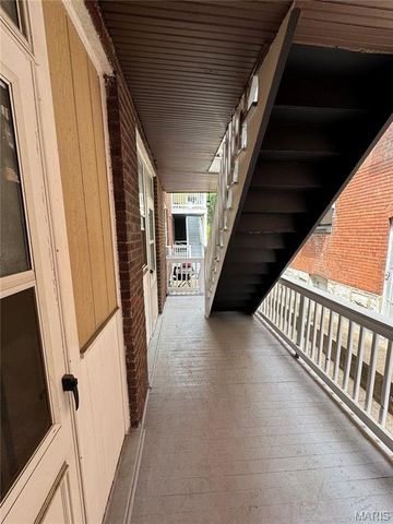 4048 Giles Avenue, St Louis, MO 63116