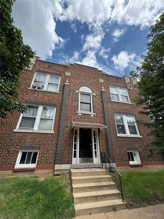 4048 Giles Avenue, St Louis, MO 63116
