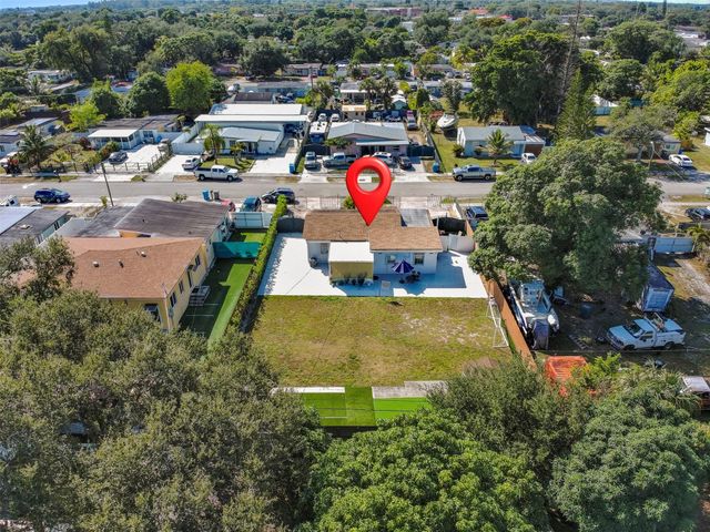 31 Miami Gardens Rd, West Park, FL 33023