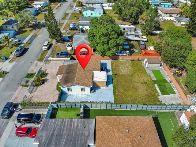 31 Miami Gardens Rd, West Park, FL 33023