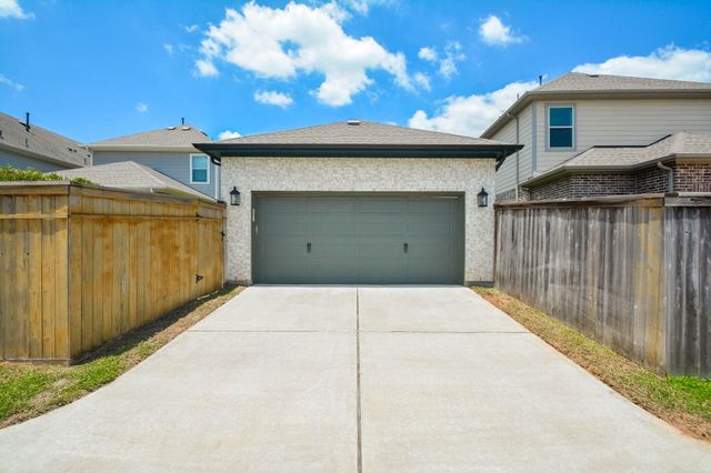 2214 Bridgeport Path Drive, Missouri City, TX 77459