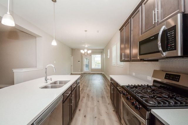 2214 Bridgeport Path Drive, Missouri City, TX 77459