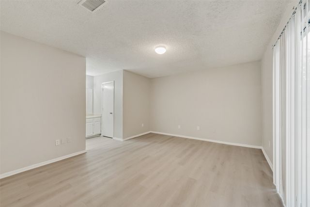 1704 Fieldstone Court, Arlington, TX 76018