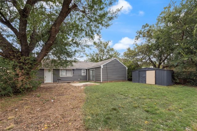 1704 Fieldstone Court, Arlington, TX 76018