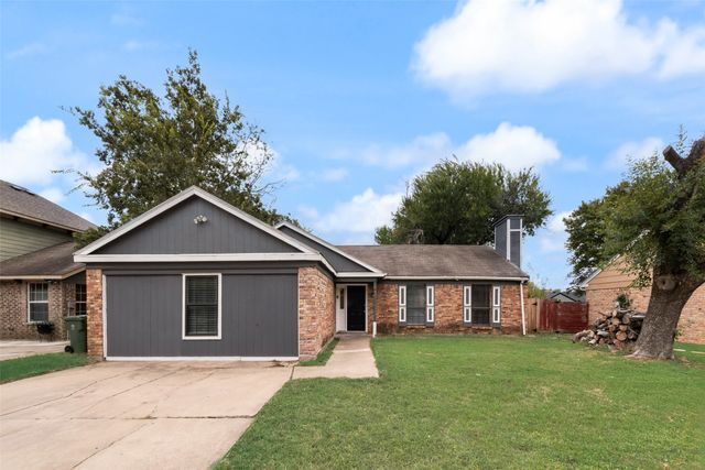 1704 Fieldstone Court, Arlington, TX 76018