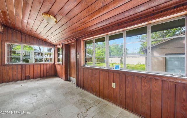 8004 DELAWARE Avenue, Jacksonville, FL 32208