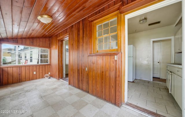 8004 DELAWARE Avenue, Jacksonville, FL 32208