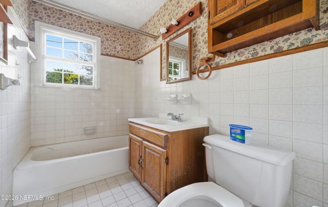 8004 DELAWARE Avenue, Jacksonville, FL 32208