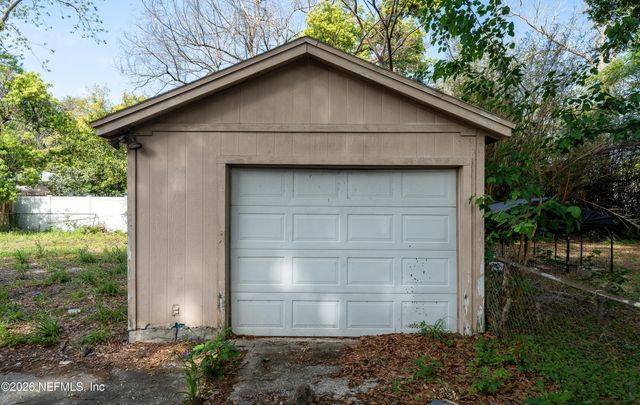 8004 DELAWARE Avenue, Jacksonville, FL 32208