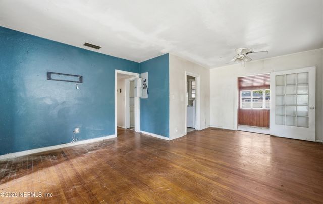 8004 DELAWARE Avenue, Jacksonville, FL 32208