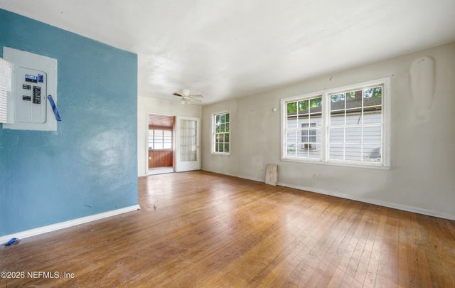 8004 DELAWARE Avenue, Jacksonville, FL 32208