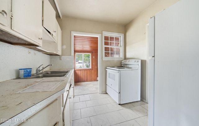 8004 DELAWARE Avenue, Jacksonville, FL 32208